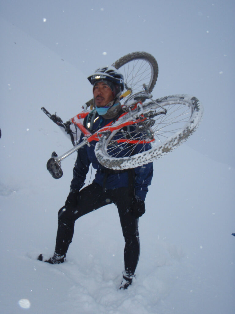 Kaji Sherpa carrying technique