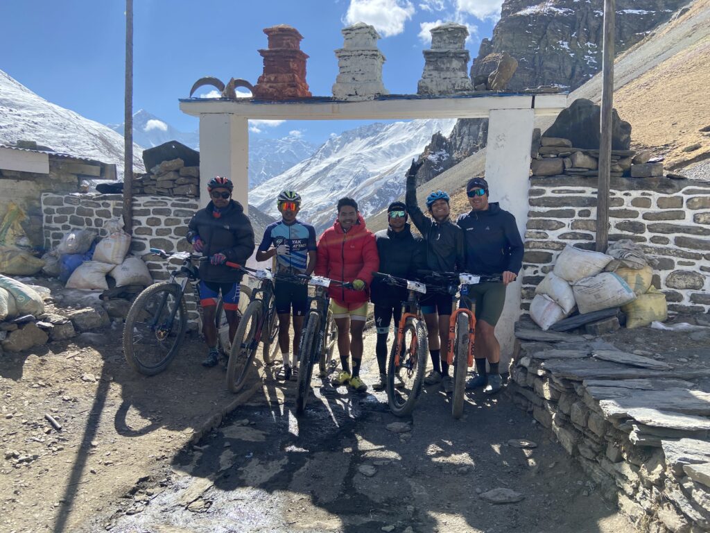 Mountain bikers at Thorong Phedi 